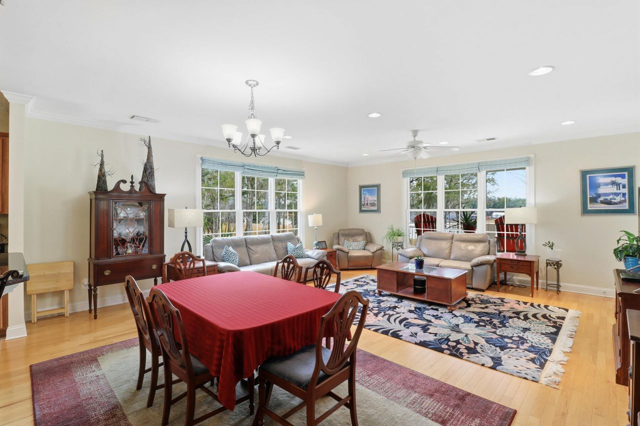 1198 Bridgeview Lane Photo 18