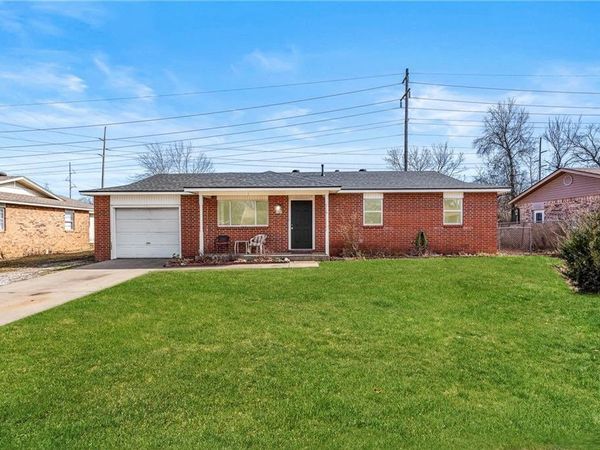 1107 White Road, Springdale, AR 72762