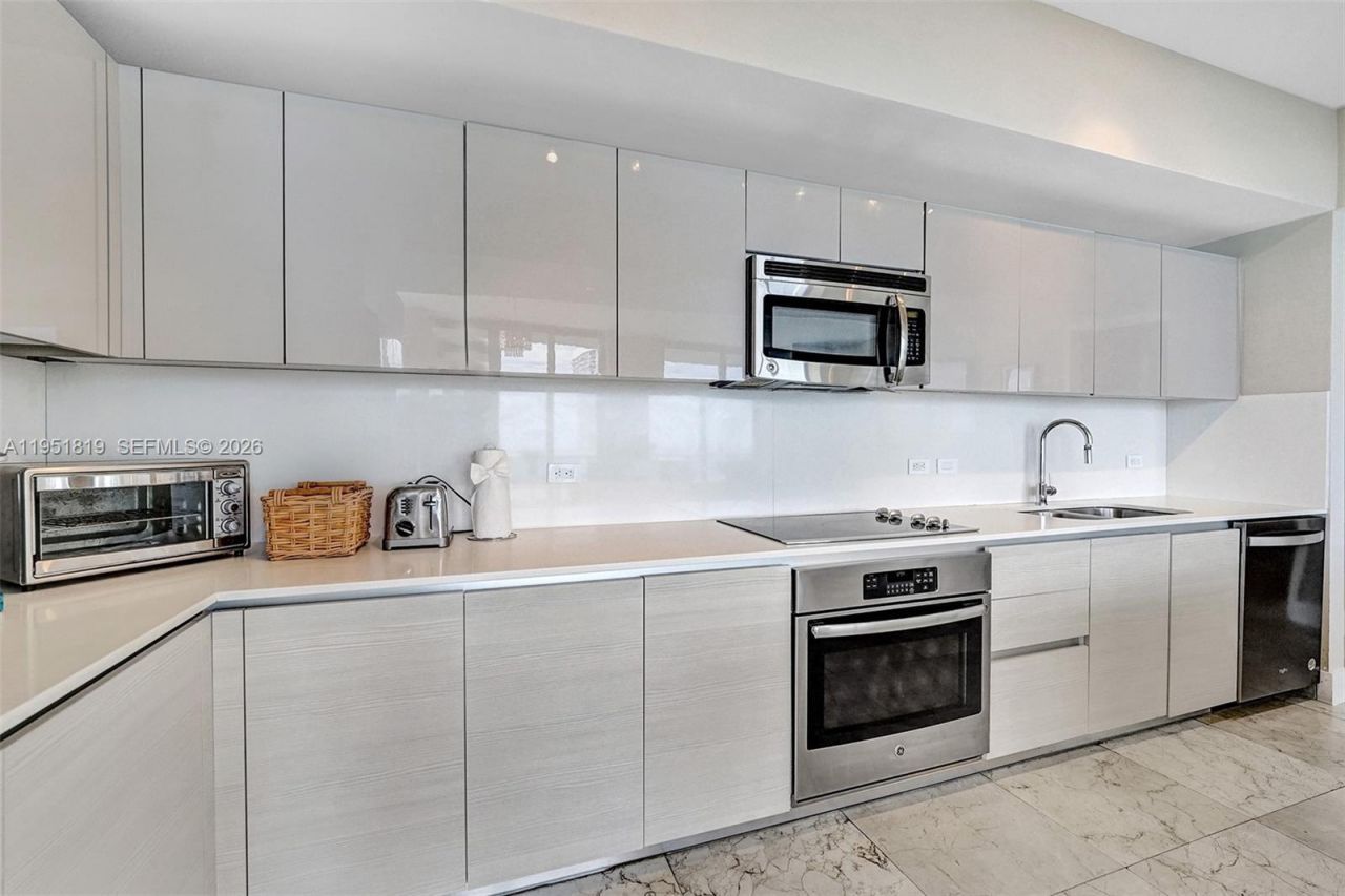 2600 E Hallandale Beach Blvd, Unit T3201, Hallandale Beach, FL 33009 Photo