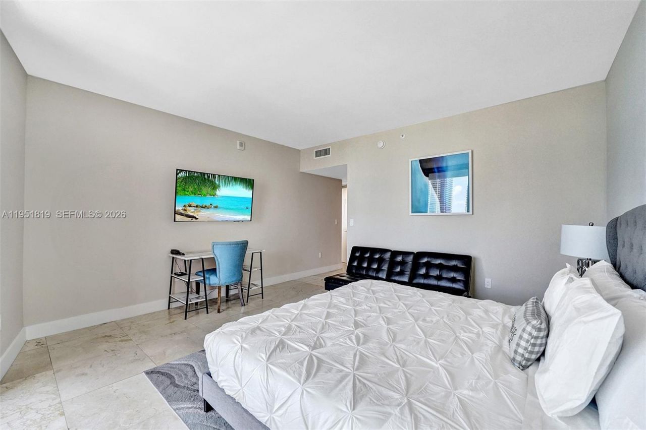 2600 E Hallandale Beach Blvd, Unit T3201, Hallandale Beach, FL 33009 Photo
