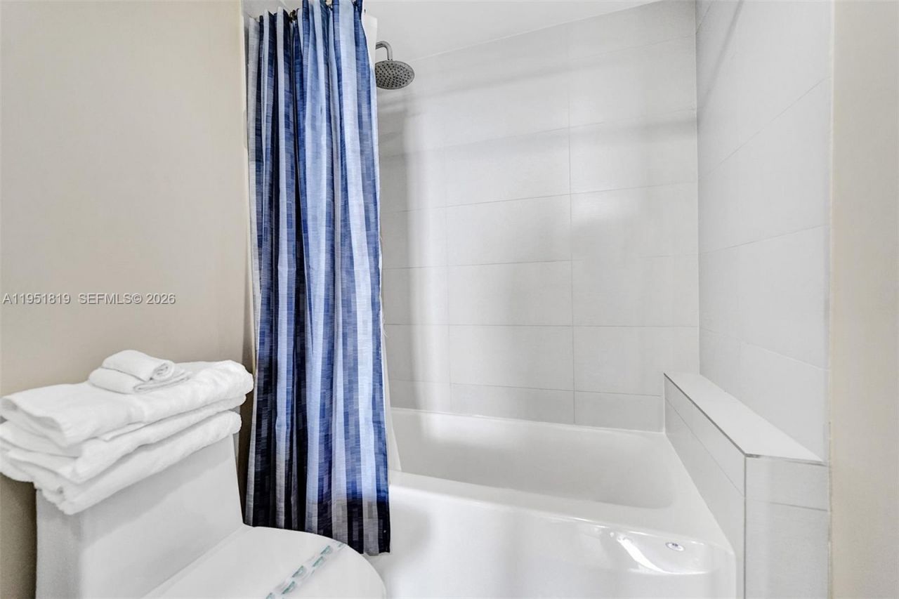 2600 E Hallandale Beach Blvd, Unit T3201, Hallandale Beach, FL 33009 Photo