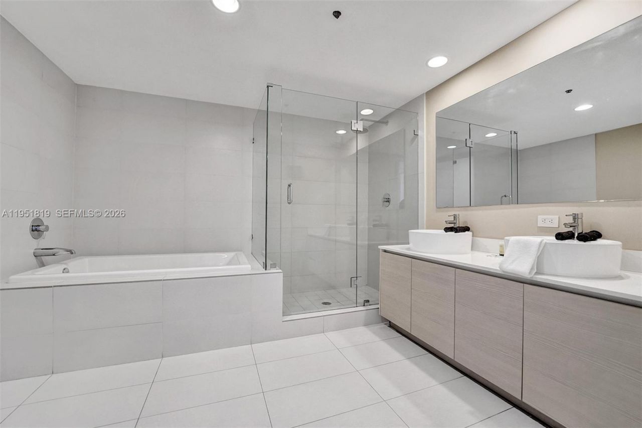 2600 E Hallandale Beach Blvd, Unit T3201, Hallandale Beach, FL 33009 Photo