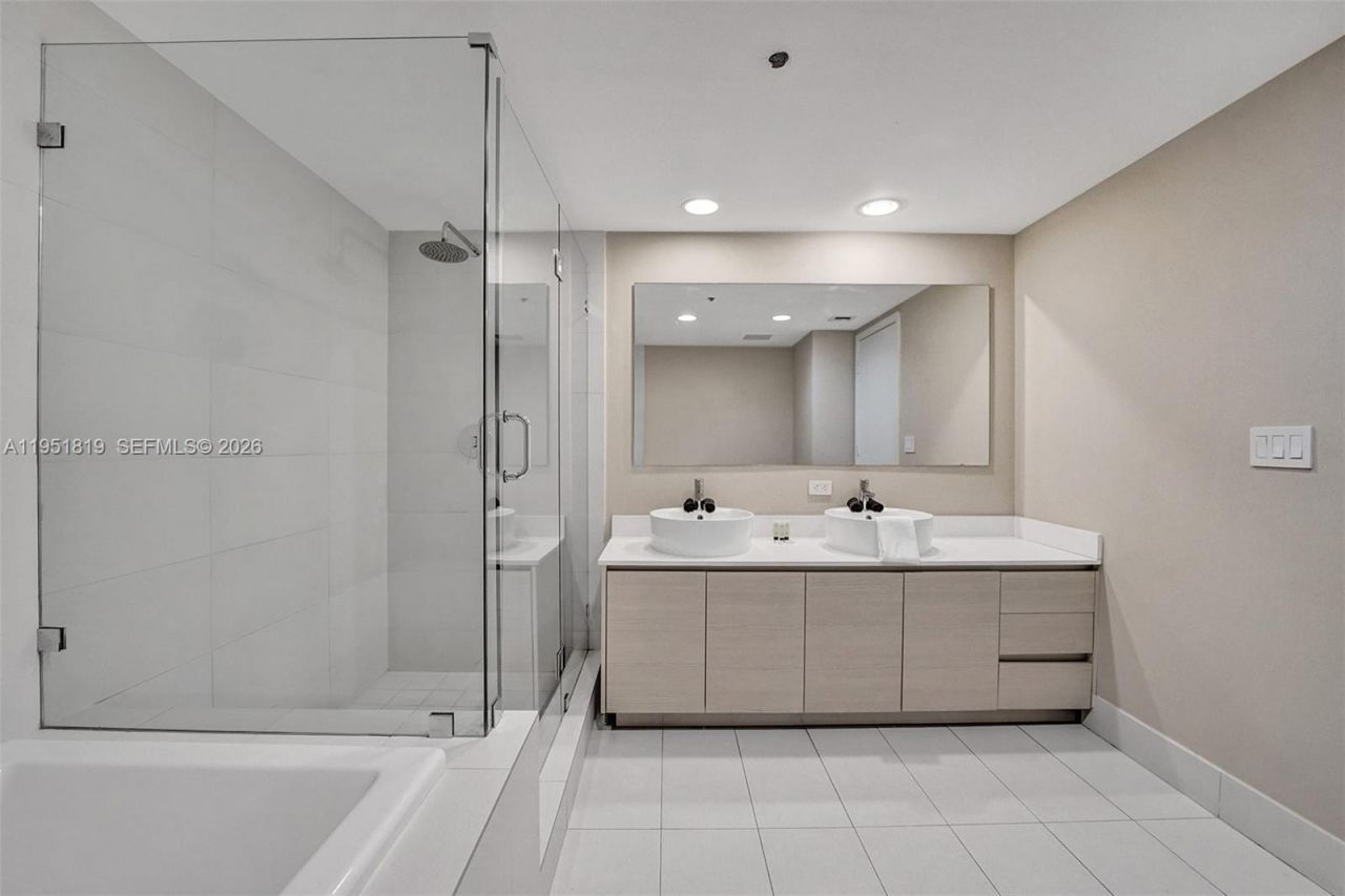 2600 E Hallandale Beach Blvd, Unit T3201, Hallandale Beach, FL 33009 Photo