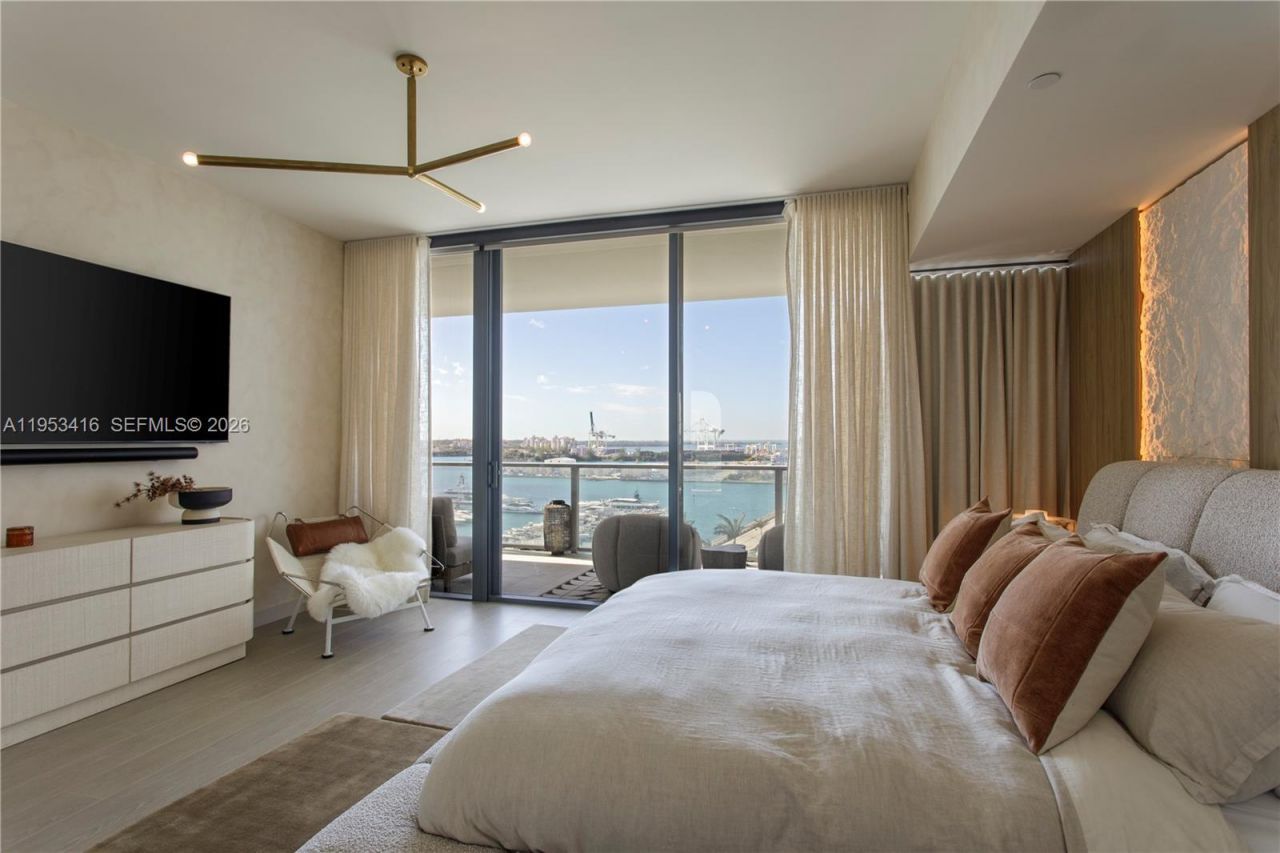 500 Alton Rd, Unit 1203, Miami Beach, FL 33139 Photo