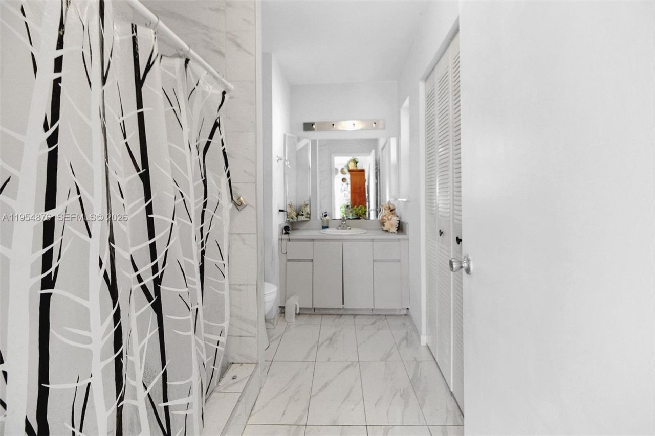 11942 SW 210th St, Miami, FL 33177 Photo