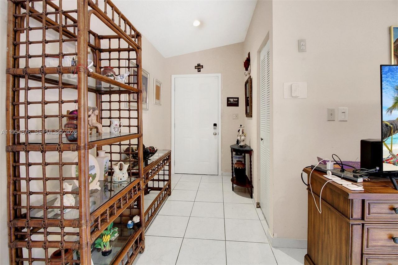 11942 SW 210th St, Miami, FL 33177 Photo