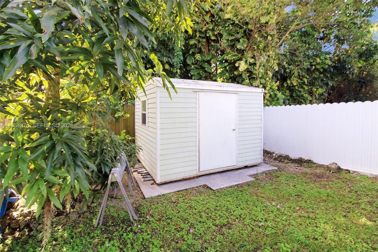 11942 SW 210th St, Miami, FL 33177 Photo