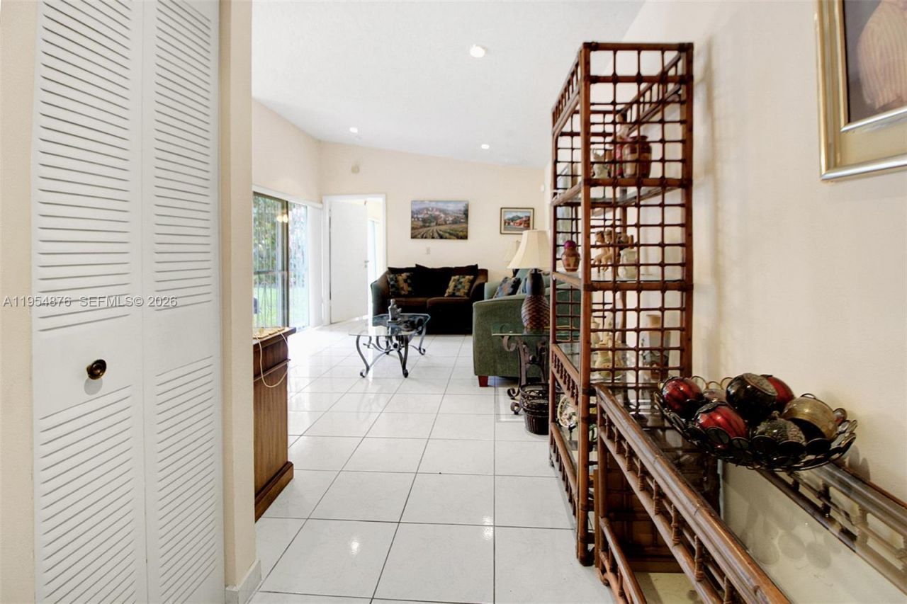 11942 SW 210th St, Miami, FL 33177 Photo