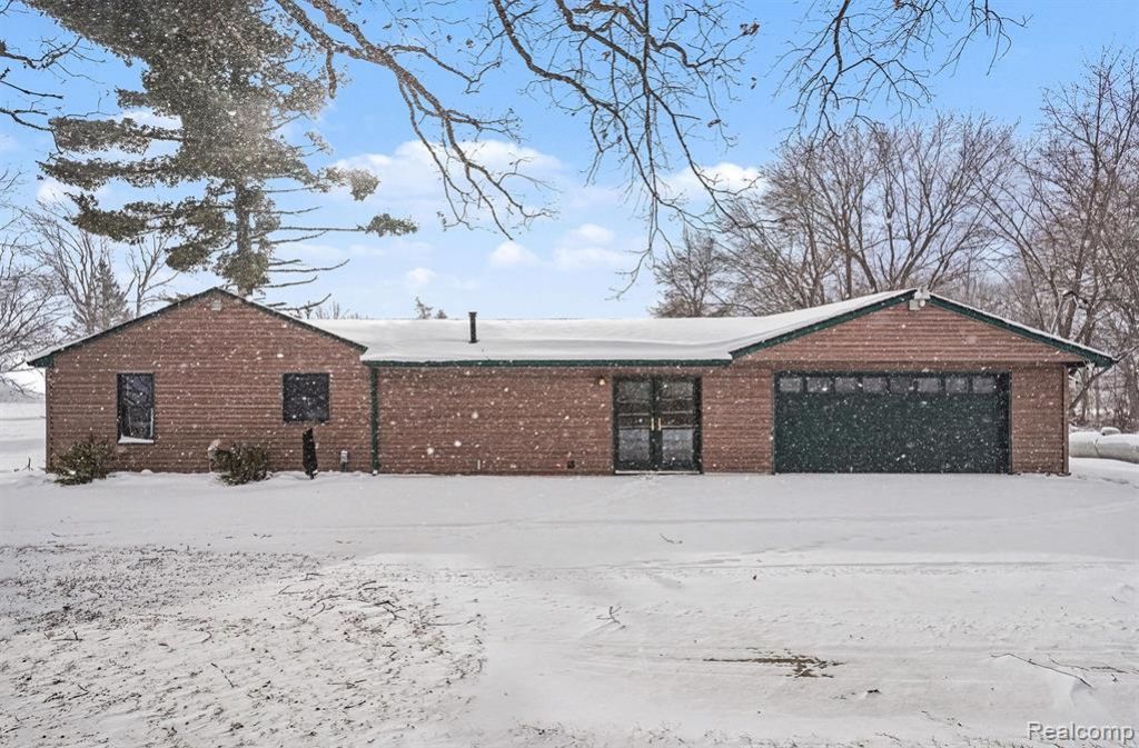 6252 State Road, Shiawassee Township, MI 48414 Main Photo