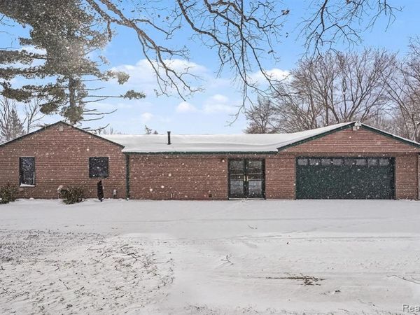 6252 State Road, Shiawassee Twp, MI 48414