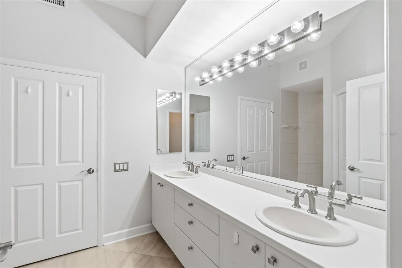 5264 Bouchard Circle, Unit 102, Sarasota, FL 34238 Photo