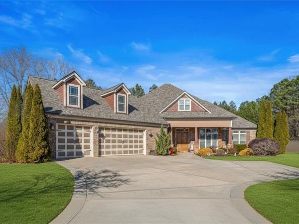 215 Berry Hill Lane, Tyrone, GA 30290