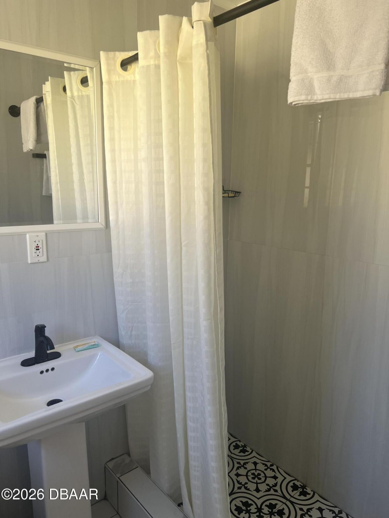 1327 S Ridgewood Avenue, Daytona Beach, FL 32114 Photo