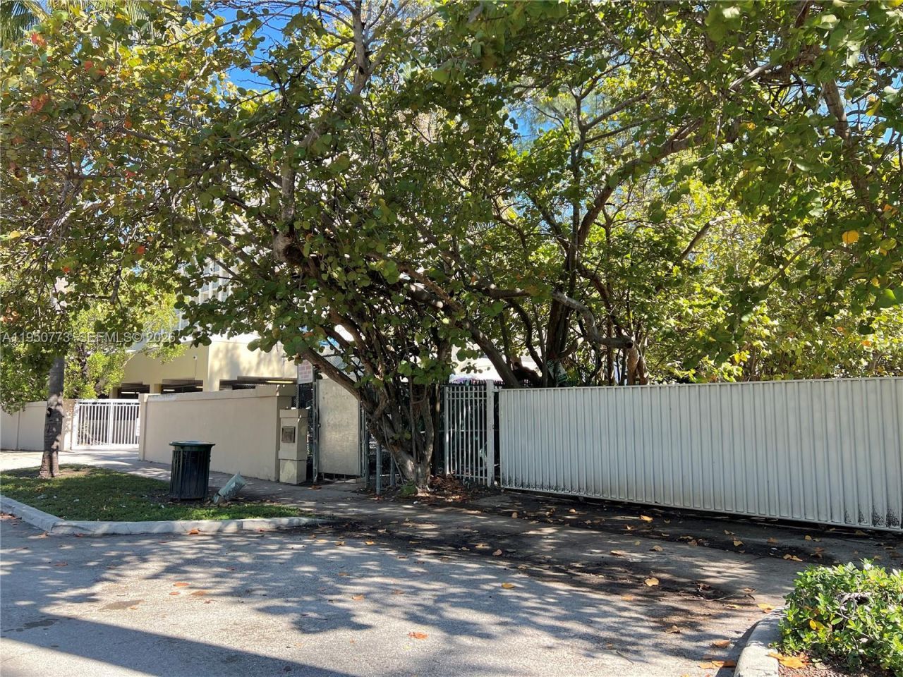 255 Sunrise Dr, Unit 308, Key Biscayne, FL 33149 Photo