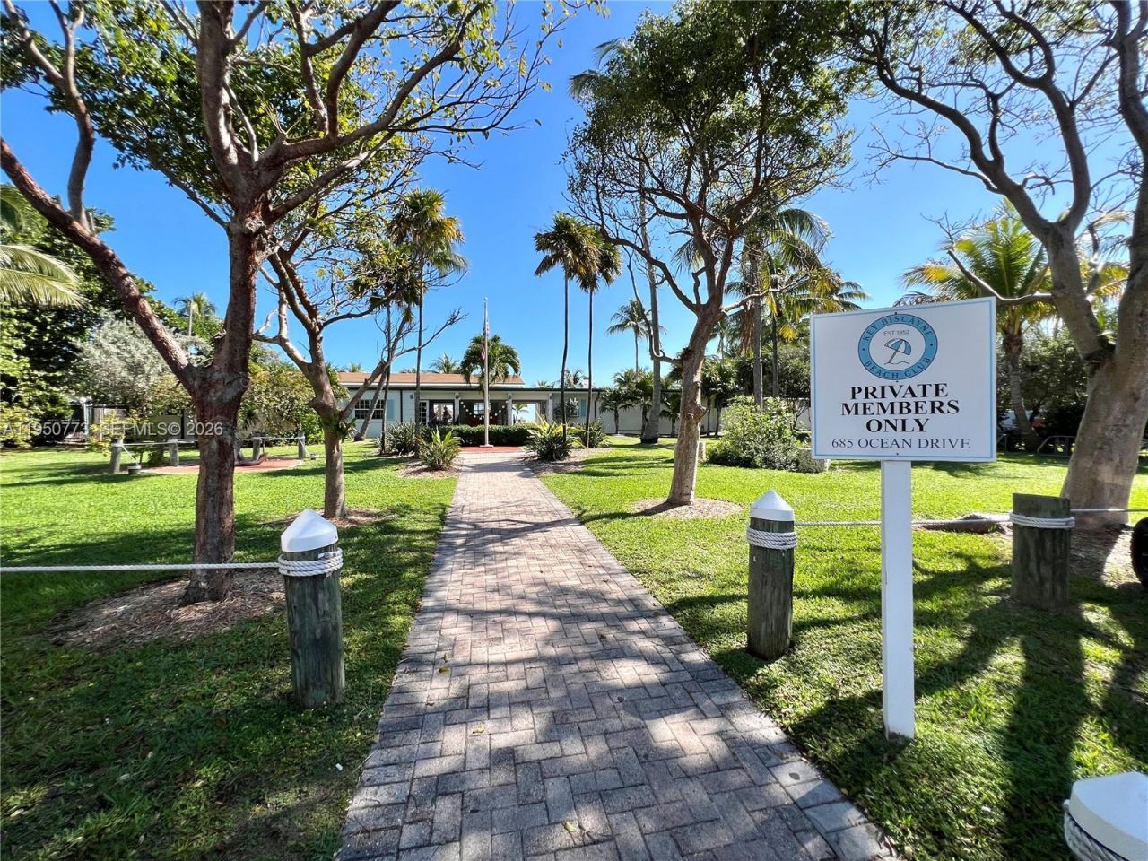 255 Sunrise Dr, Unit 308, Key Biscayne, FL 33149 Photo