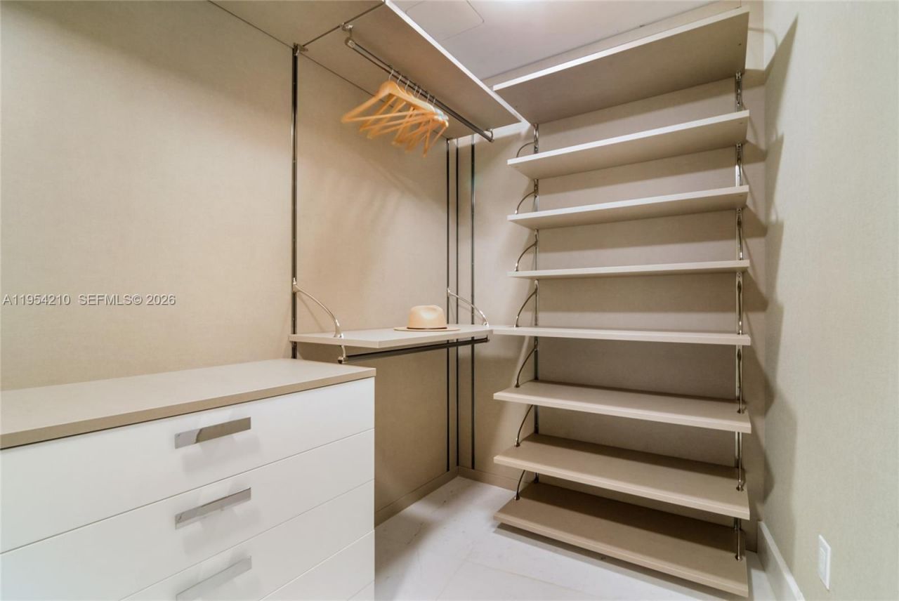 18555 Collins Ave, Unit 4305, Sunny Isles Beach, FL 33160 Photo