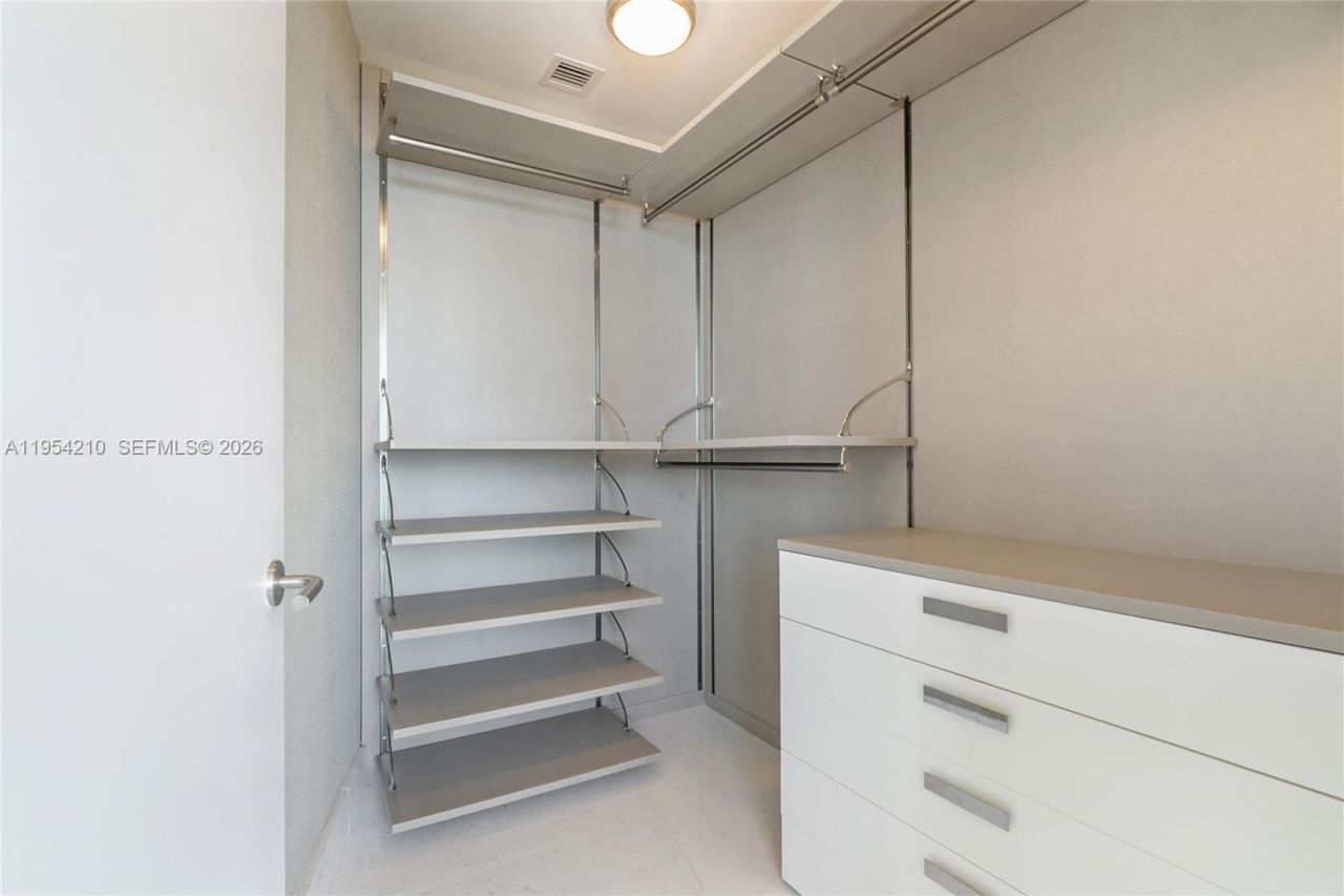 18555 Collins Ave, Unit 4305, Sunny Isles Beach, FL 33160 Photo