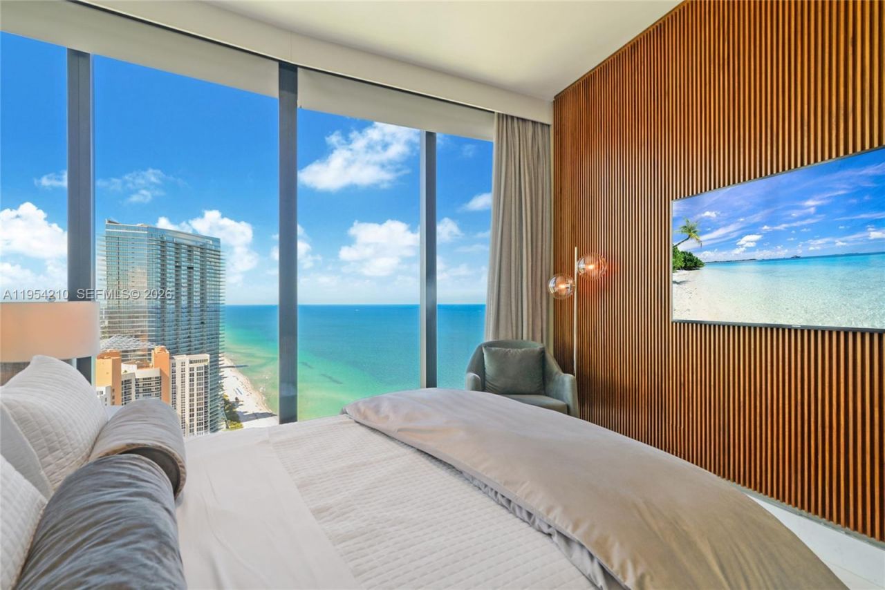 18555 Collins Ave, Unit 4305, Sunny Isles Beach, FL 33160 Photo