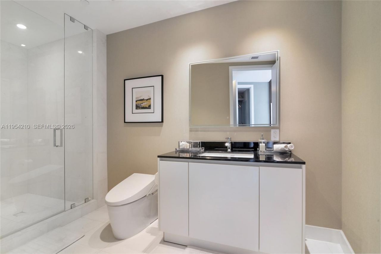 18555 Collins Ave, Unit 4305, Sunny Isles Beach, FL 33160 Photo