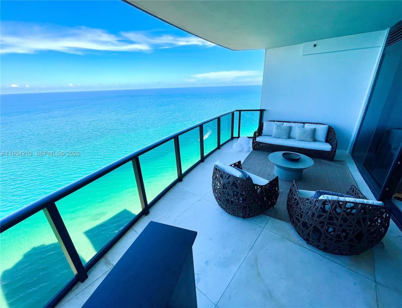 18555 Collins Ave, Unit 4305, Sunny Isles Beach, FL 33160 Photo