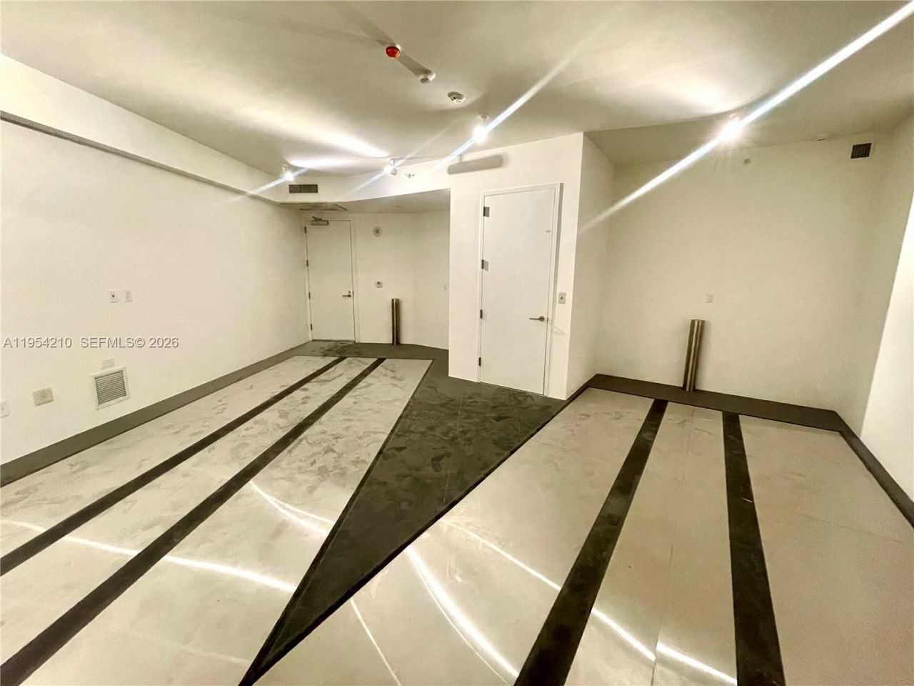 18555 Collins Ave, Unit 4305, Sunny Isles Beach, FL 33160 Photo