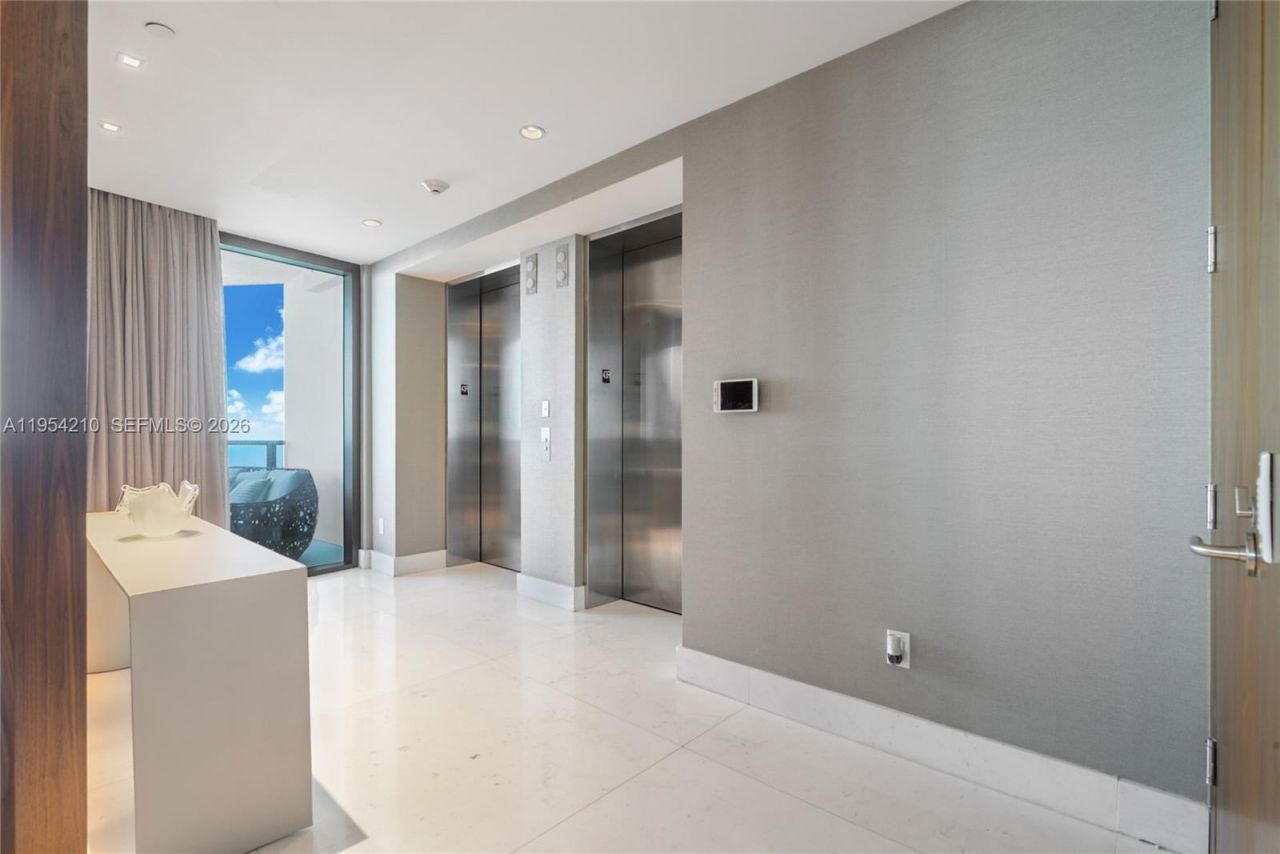 18555 Collins Ave, Unit 4305, Sunny Isles Beach, FL 33160 Photo