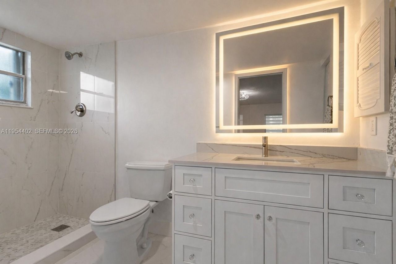 850 SW 133rd Ter , Unit 118B, Pembroke Pines, FL 33027 Photo