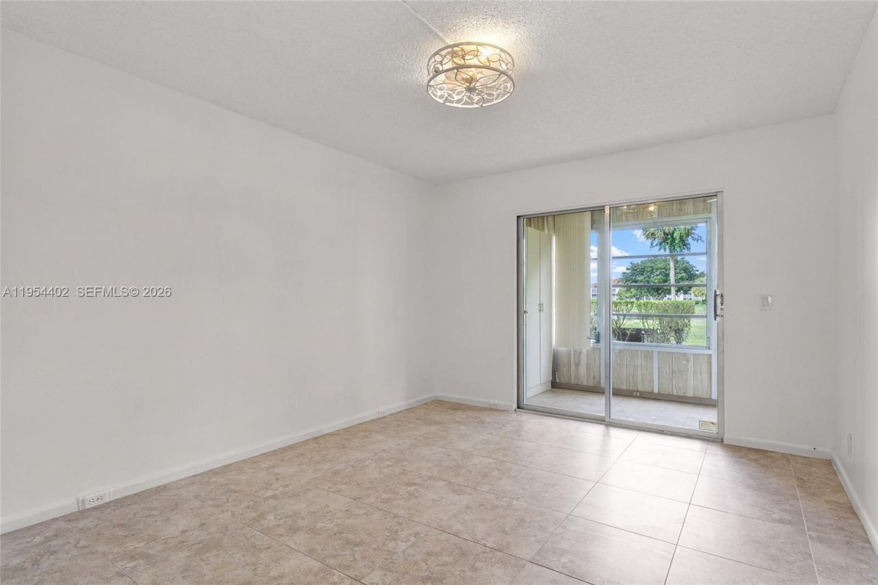 850 SW 133rd Ter , Unit 118B, Pembroke Pines, FL 33027 Photo