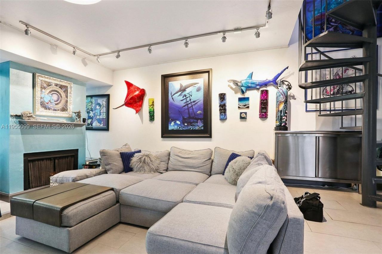 2593 Trapp Ave, Unit 3, Miami, FL 33133 Photo