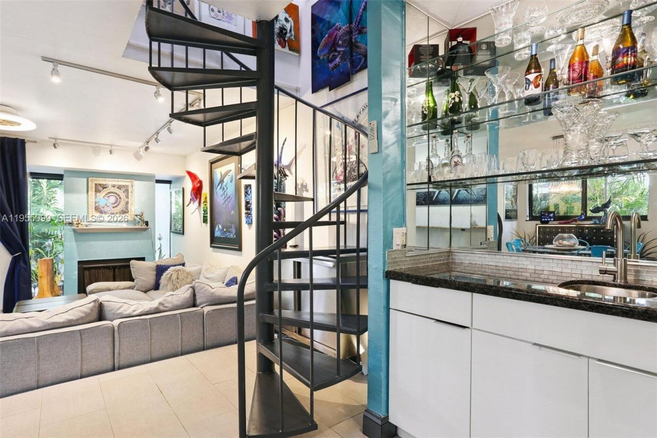 2593 Trapp Ave, Unit 3, Miami, FL 33133 Photo