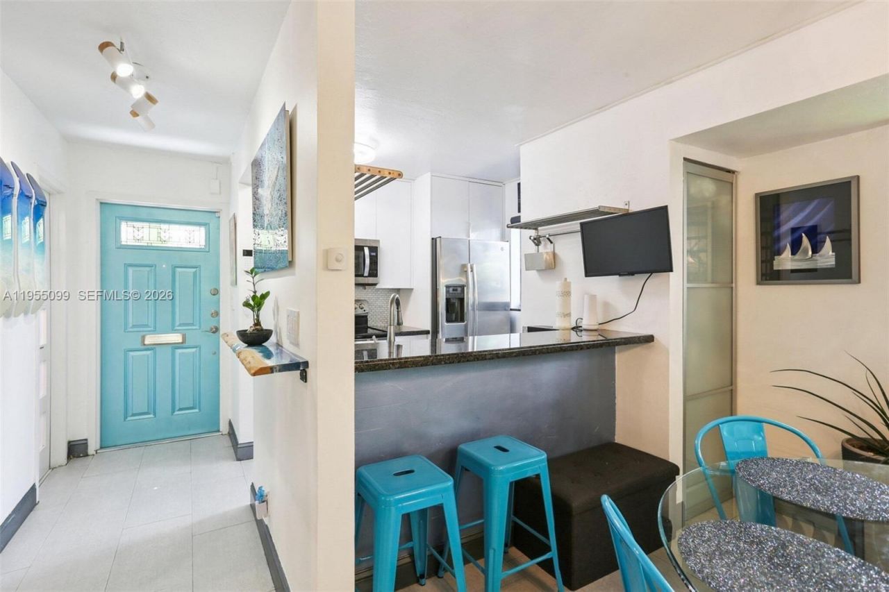 2593 Trapp Ave, Unit 3, Miami, FL 33133 Photo