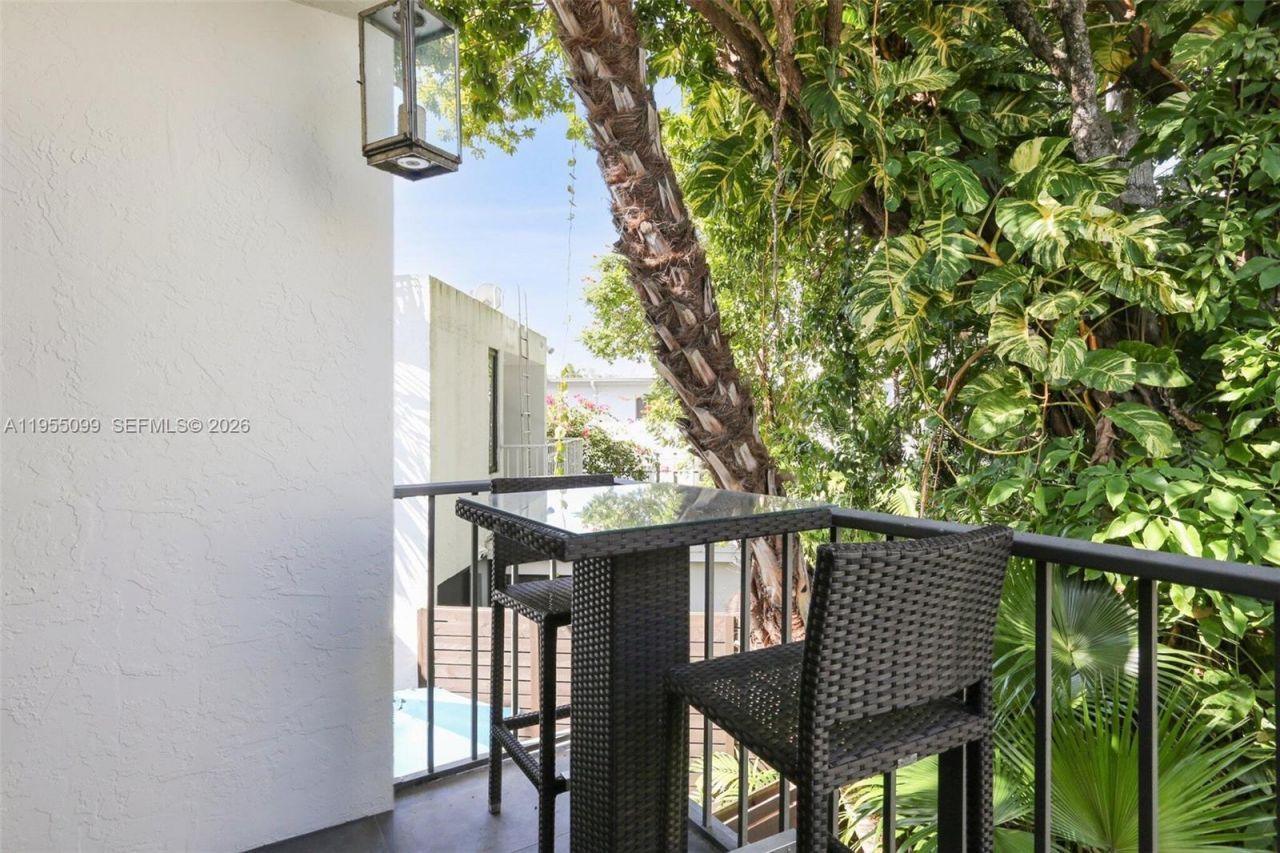 2593 Trapp Ave, Unit 3, Miami, FL 33133 Photo