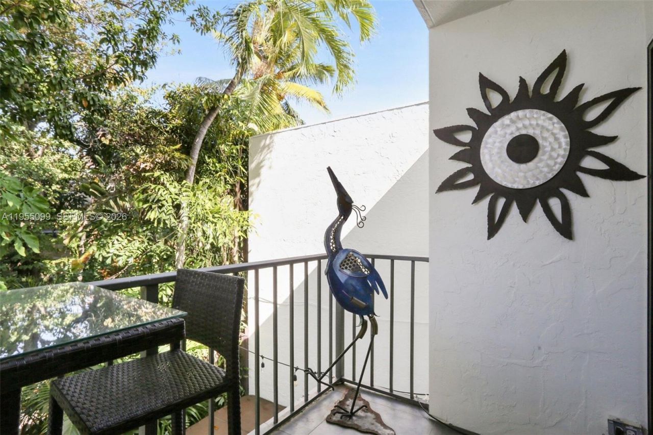 2593 Trapp Ave, Unit 3, Miami, FL 33133 Photo