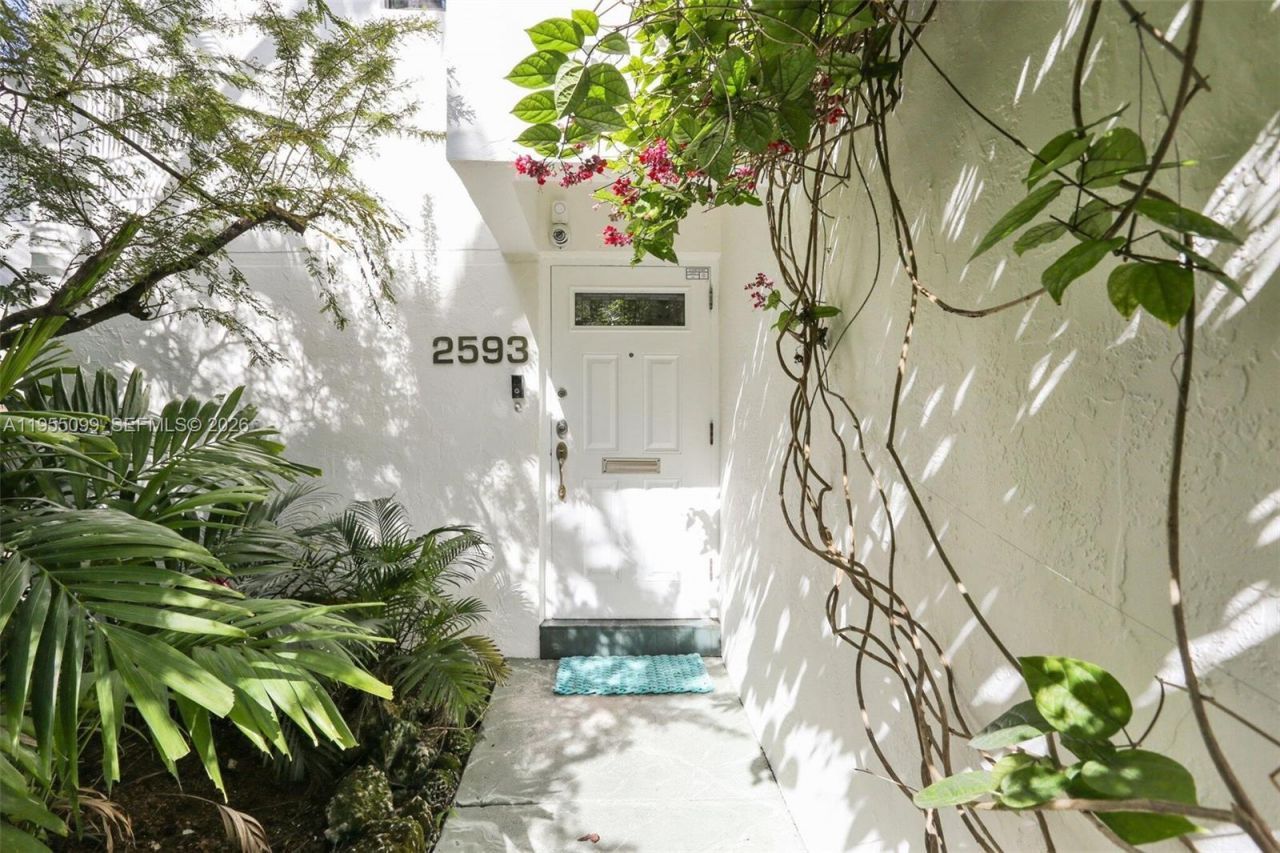 2593 Trapp Ave, Unit 3, Miami, FL 33133 Photo