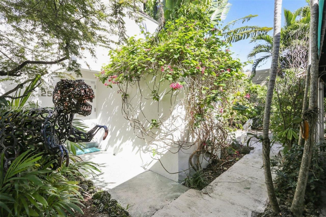 2593 Trapp Ave, Unit 3, Miami, FL 33133 Photo