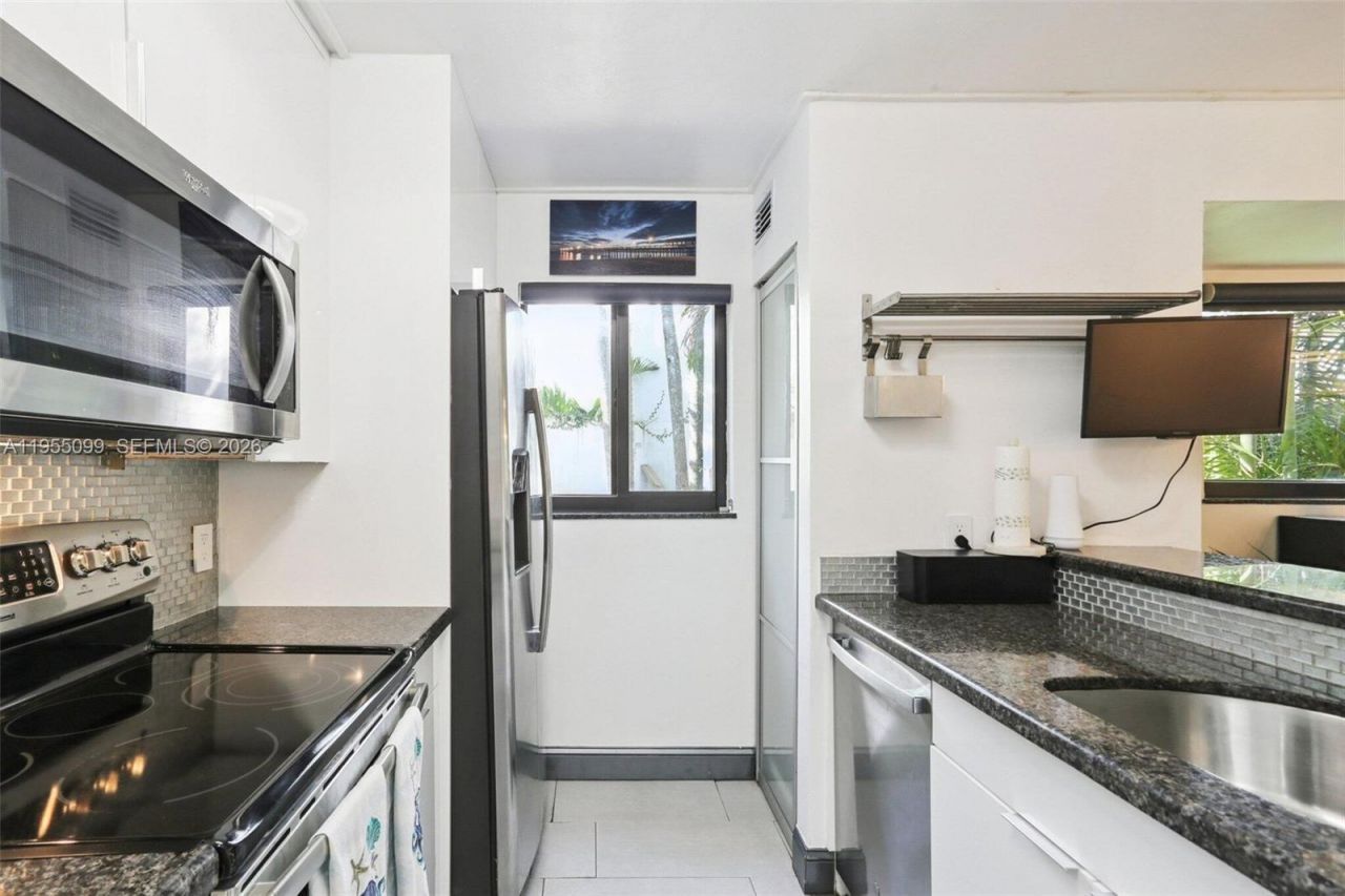 2593 Trapp Ave, Unit 3, Miami, FL 33133 Photo