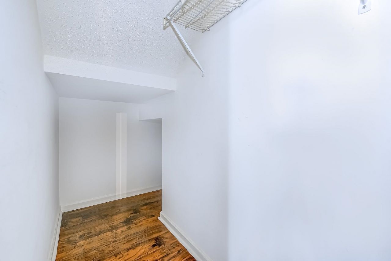 326 Wembley Way Photo 10