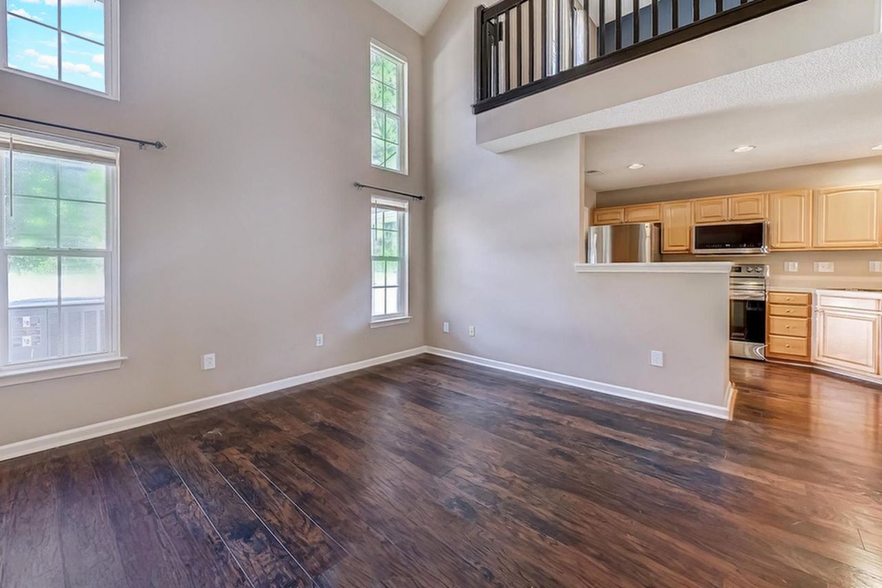 326 Wembley Way Photo 13