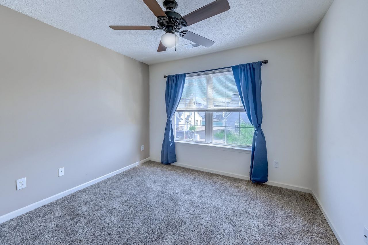 326 Wembley Way Photo 23