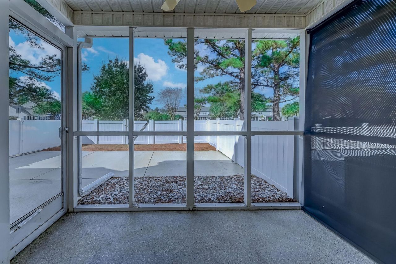 326 Wembley Way Photo 31