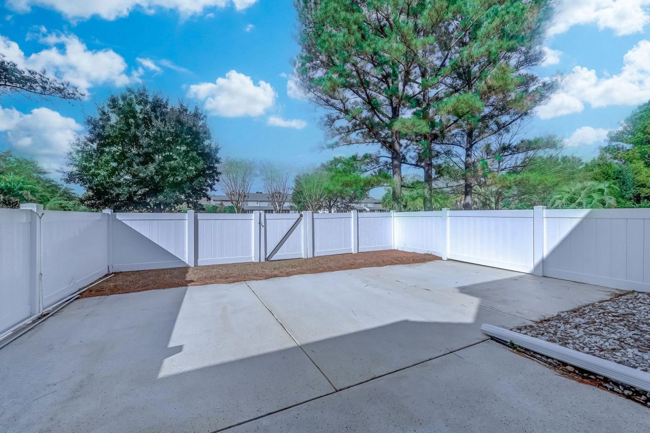 326 Wembley Way Photo 34