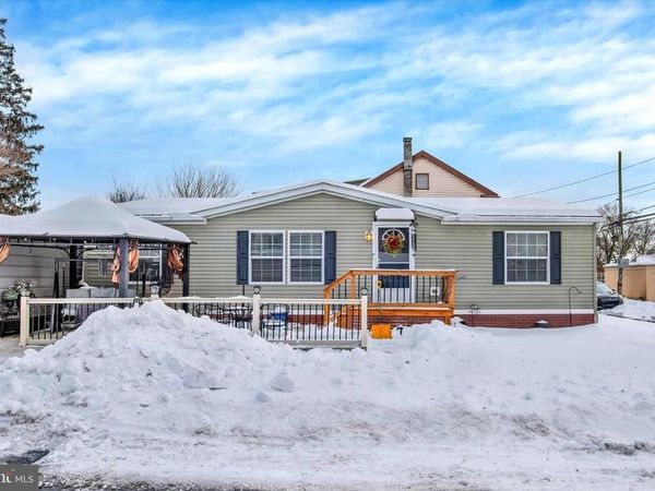 202 DOCK STREET, MIDDLETOWN, PA 17057