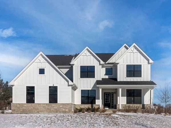 4 Crystal Downs Drive, Hawthorn Woods, IL 60047