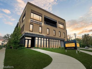804 N MAIN Street, Rochester, MI 48307