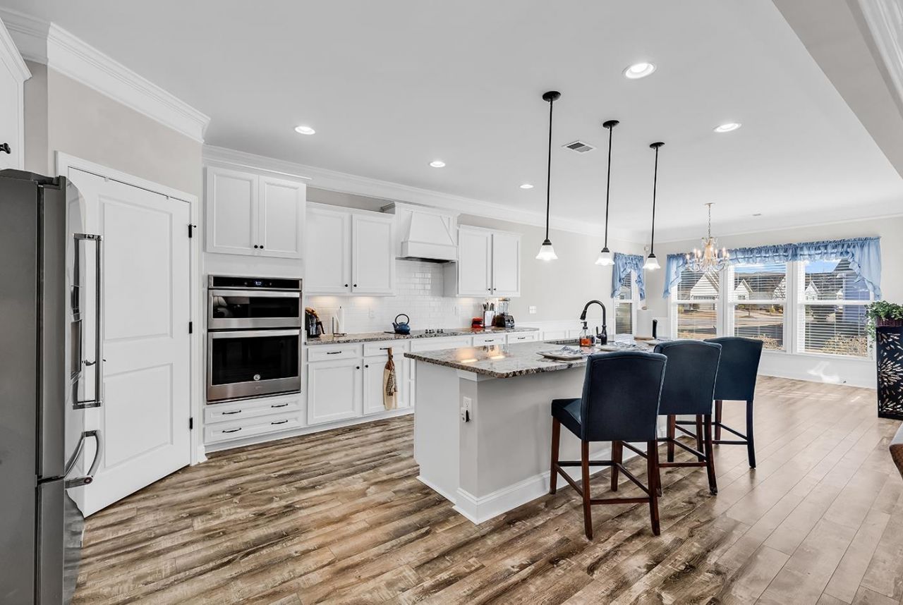 6060 Trieste St. Photo 11