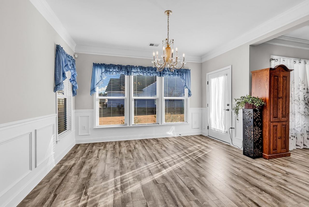 6060 Trieste St. Photo 17