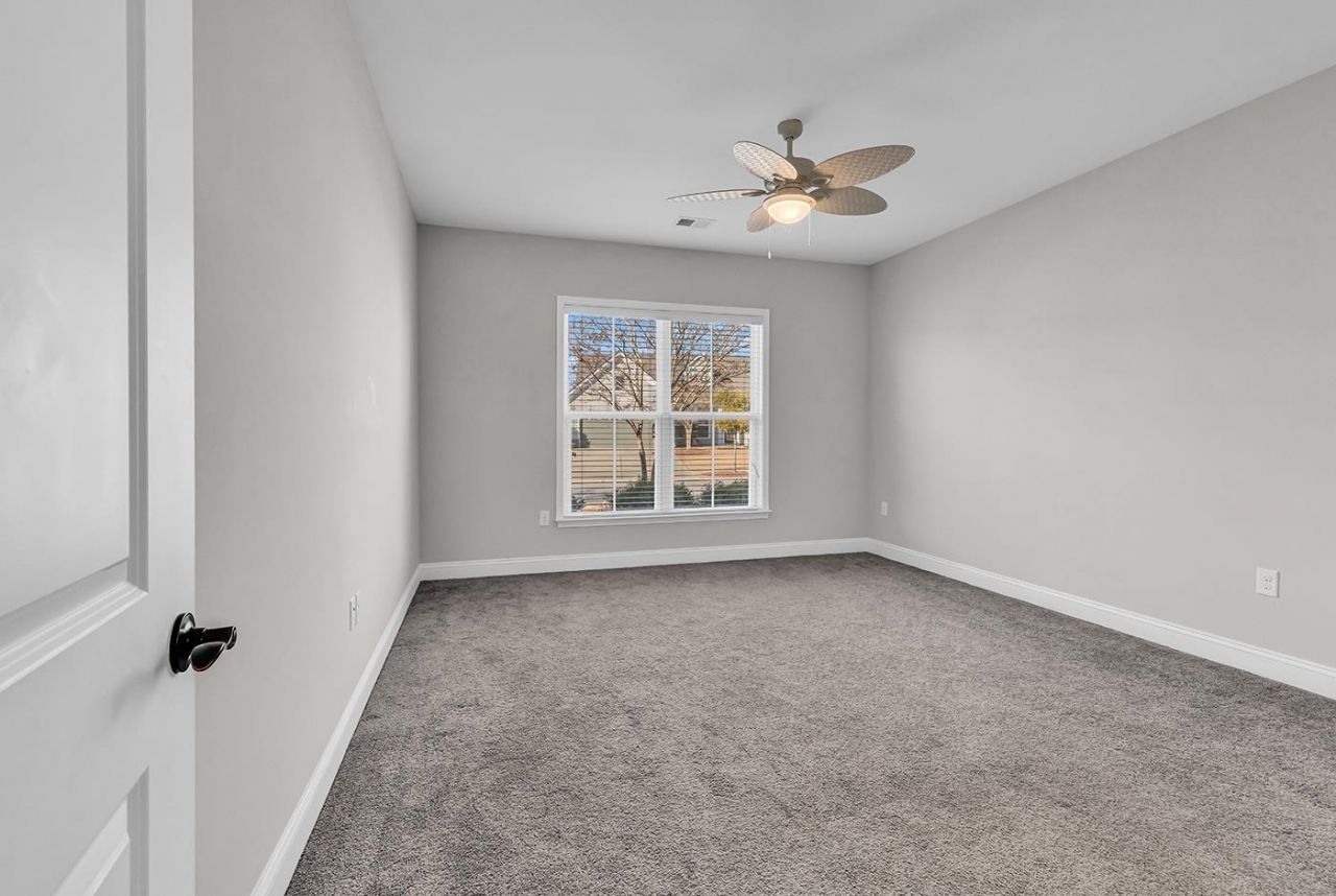 6060 Trieste St. Photo 18