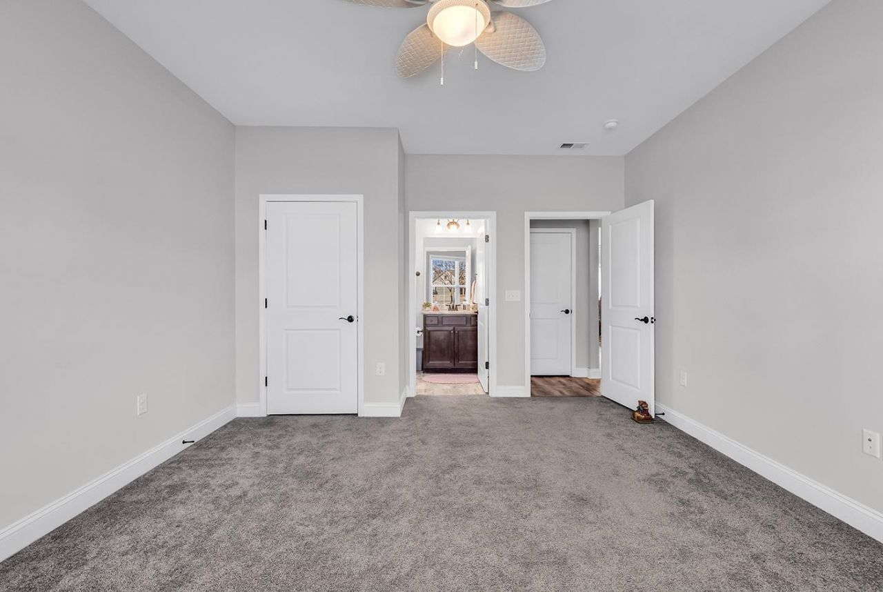 6060 Trieste St. Photo 19