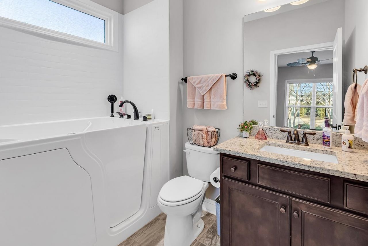 6060 Trieste St. Photo 20