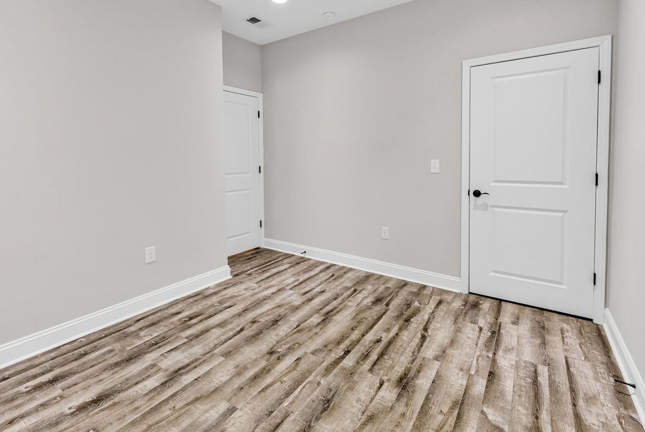 6060 Trieste St. Photo 21